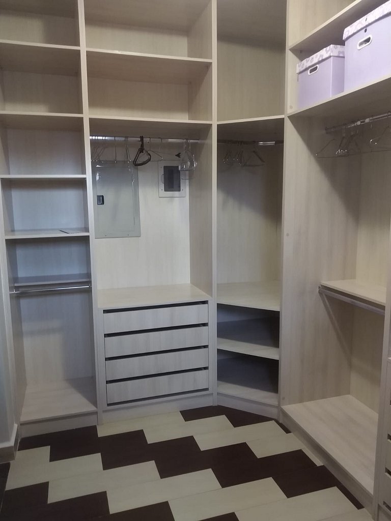 Casa Ampla, com 3 Quartos, Toda Climatizada