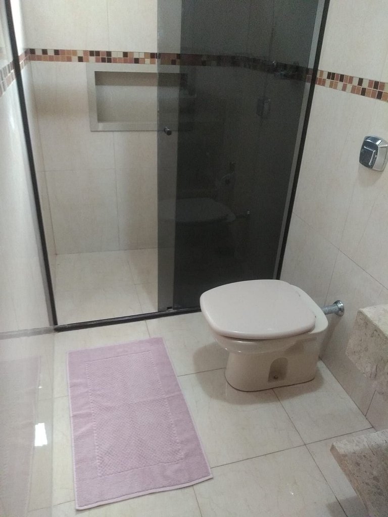 Casa Ampla, com 3 Quartos, Toda Climatizada